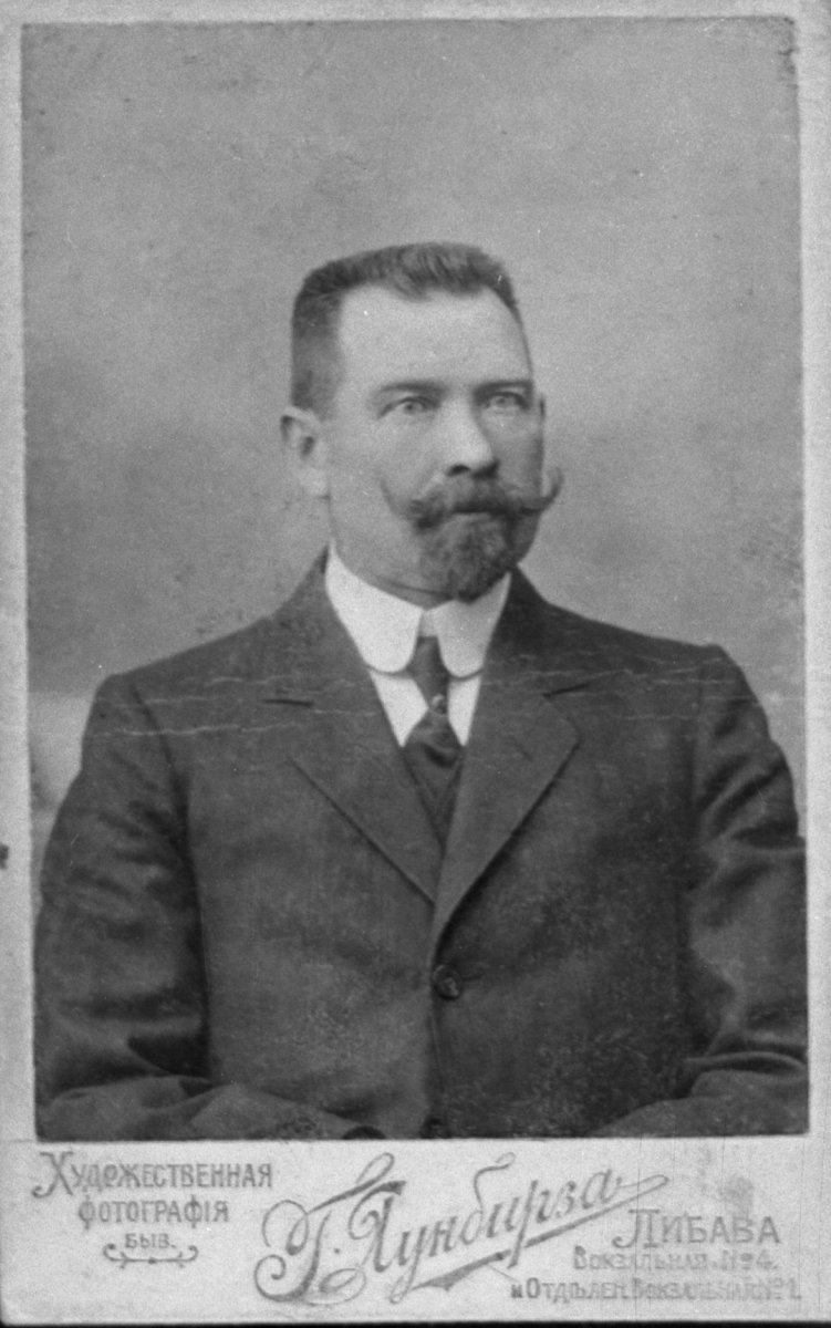 4_kjmpm3384_large.jpg